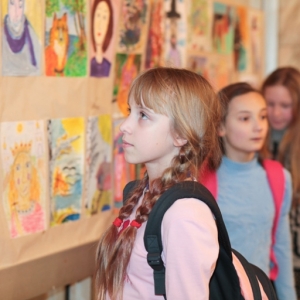 Выставка посвященная 25-летию  детской художественной студии "Заречье"