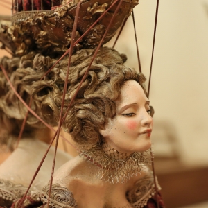 Выставка кукол «Фантасмaгория красного носорога» в «Геликон-опера»