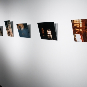 «Скрытый поток красок». Выставка фотографий Марчеллы Симонелли в МВК РАХ