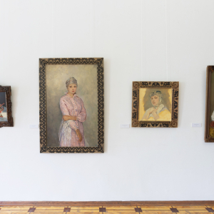 Выставка живописи Лейлы Хасьяновой в Российской академии художеств. Фото: Виктор Берёзкин, пресс-служба РАХ