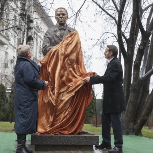 В Москве открыт памятник П.А.Вяземскому работы Леонида Баранова.