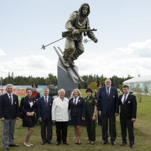 Открытие скульптурной композиции «Воин-лыжник» в Москве.