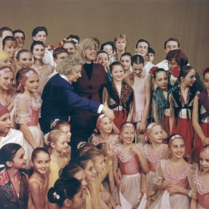 Софья Головкина с учениками. Автор фото неизвестен. Из архива семьи.