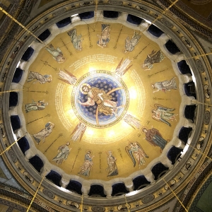 Купол Храма Святого Саввы в Белграде, мозаика, 2018 год. Автор фото: А. Штольба.